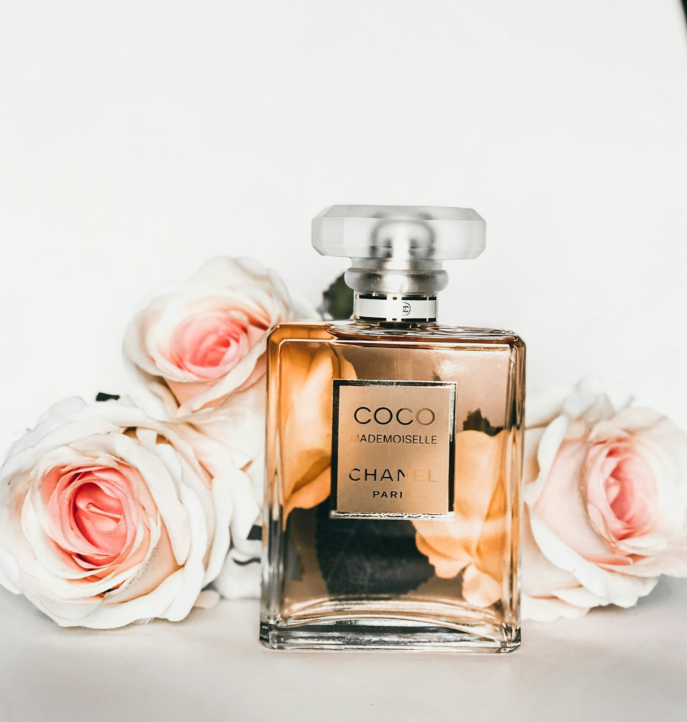 Estelle Fragonard à l'orgue à parfums